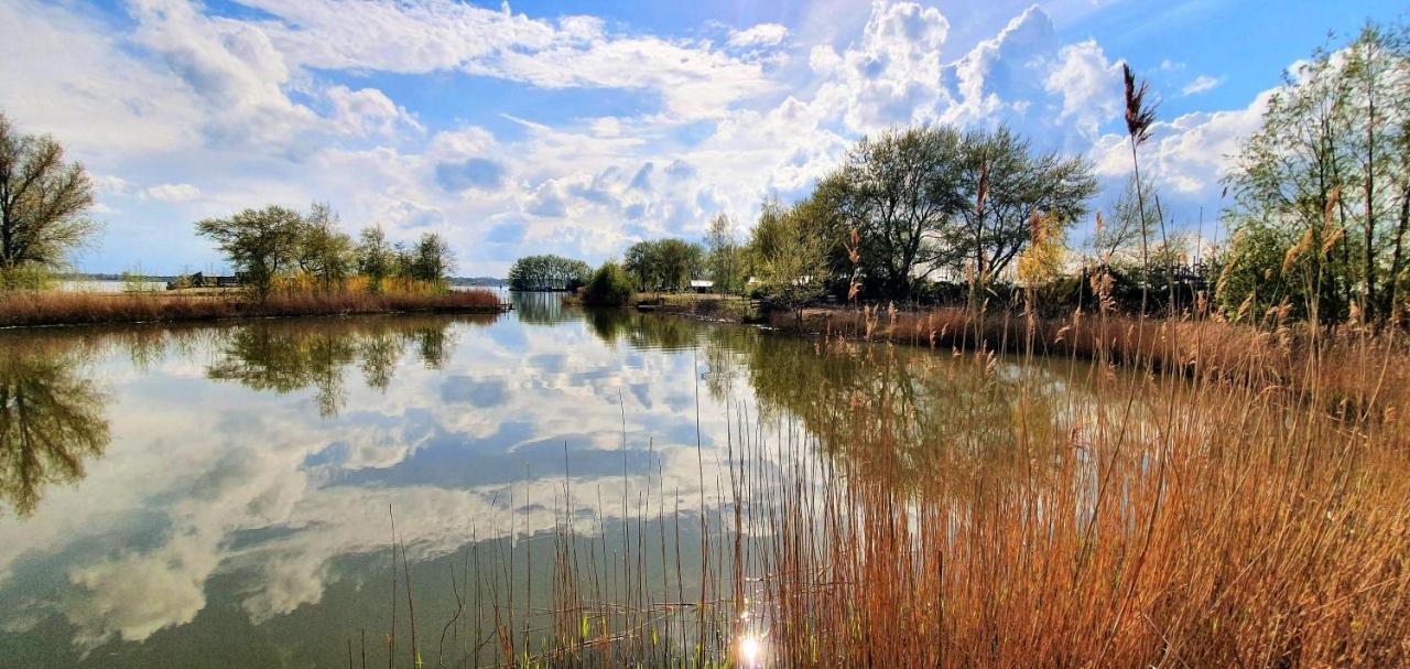 Inntermezzo Almere Bagian luar foto