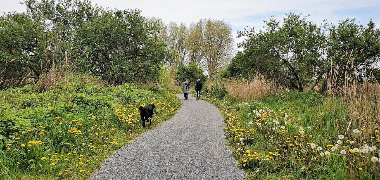 Inntermezzo Almere Bagian luar foto