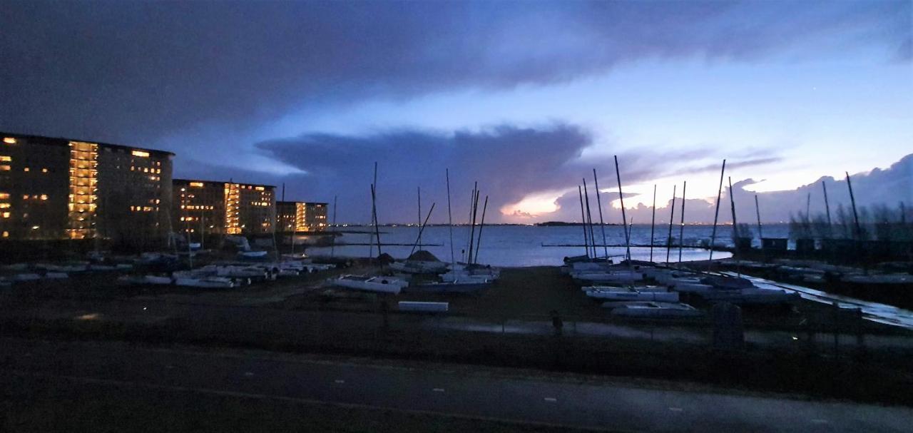 Inntermezzo Almere Bagian luar foto