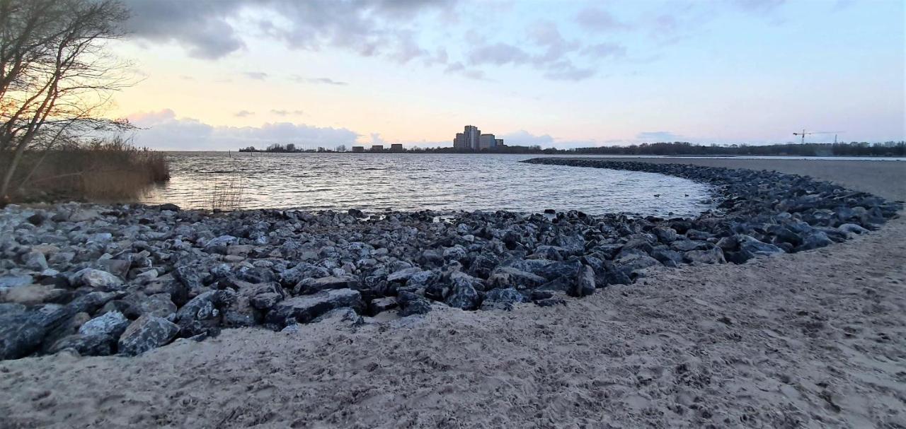 Inntermezzo Almere Bagian luar foto