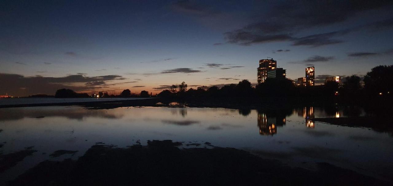 Inntermezzo Almere Bagian luar foto